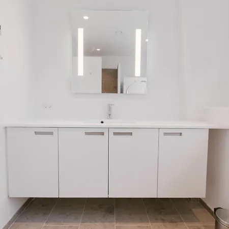公寓 Stunning 2-bed Wlarge Balcony *